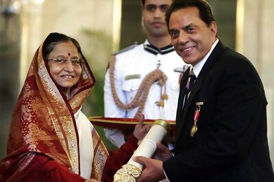 President confers Padma awards