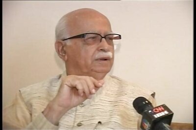 Advani praises Shivraj Singh Chouhan for the success of Bhopal rally