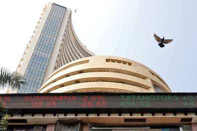 Sensex Gains 367 pts, Nifty Holds 19,750; Metal, IT Stocks Rally
