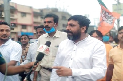 BJP Activists Put Up Roadblocks, Burn Tyres in 12-hour Barrackpore Bandh to Protest Killing of Party Leader