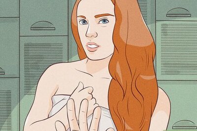 How to Be Confident in the Locker Room (Girls)