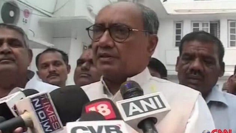 No problem if Mulayam forms Third Front: Digvijaya
