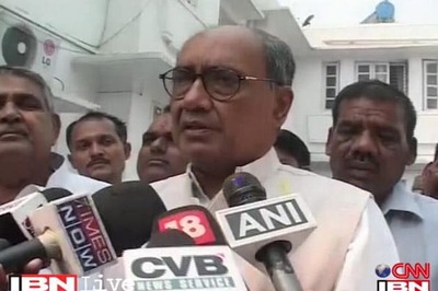 No problem if Mulayam forms Third Front: Digvijaya