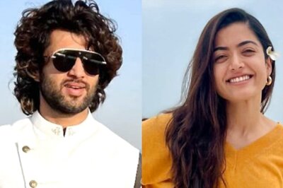 Rashmika Mandanna Blushes as Vijay Deverakonda Compliments and Teases Her At Sita Ramam Event; Watch