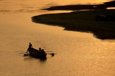 Flood Alert Issued in Delhi as Yamuna Breaches Danger Mark, Evacuation Begins in Low-Lying Areas