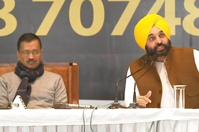 Kejriwal, Bhagwant Mann Meet Farmers in Punjab CM's Chamkur Sahib Constituency