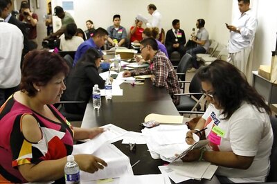 Facing Legal Limbo, 'Dreamers' Line up For Last Chance to Renew Status