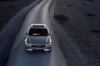 U.S. Made 2019 Volvo S60 Premium Sedan Detailed Image Gallery