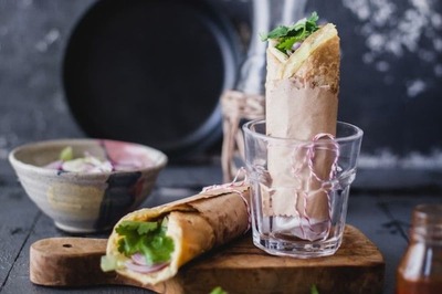 Dive into Flavor With These 3 Recipes; Kolkata Egg Roll, Chili Paneer Maggi, Mango Kulfi