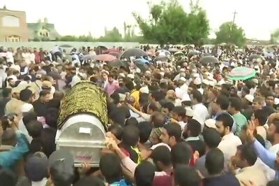 Thousands Gather at Shujaat Bukhari's Funeral in Kashmir's Baramulla
