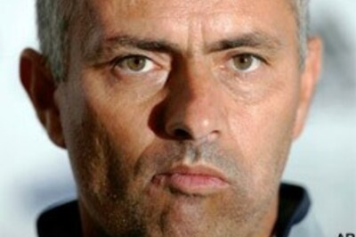 Chelsea lock horns with ManU, again
