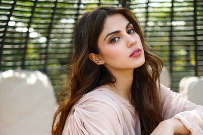 Rhea Chakraborty is Not Absconding: Clarifies Actress' Lawyer After Reports Claimed She Went Missing