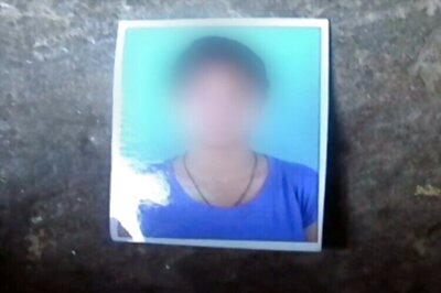 Delhi government announces Rs 5 lakh compensation for family of 19-year-old girl who was stabbed to death