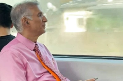 Billionaire Niranjan Hiranandani Takes Mumbai Local, Calls It ‘Insightful Personal Experience’