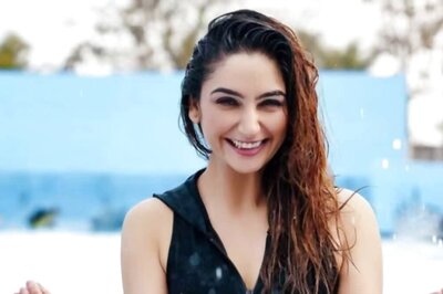 Ragini Dwivedi Nails Gym Look In Green Athleisure, Internet Reacts