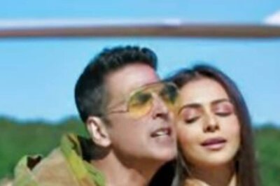 Cuttputlli Song Saathiya Out: Akshay Kumar, Rakul Preet Singh Channel Sizzling Chemistry in This Love Anthem