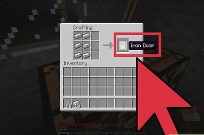 How to Make a Door That Locks in Minecraft