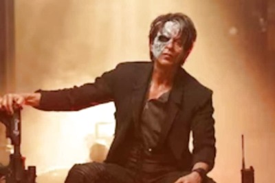 Shah Rukh Khan Keeps His Promise, Screens Jawan Across 20 NGOs In India; Fans Extend Gratitude