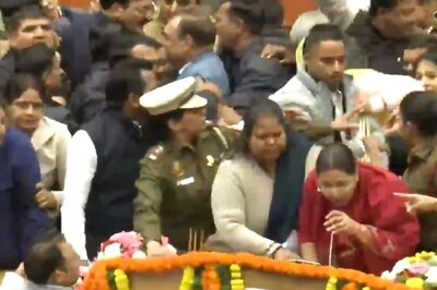 News18 Afternoon Digest: In MCD's History, Never Has Nominated Councillor Voted, Says AAP Amid Major Ruckus & Other Top Stories