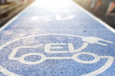 Electric Vehicles Sales in India Expected to Touch 10 Lakh Units in 2022: SMEV