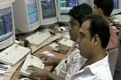 Market ends 395 pts down; realty, IT stocks in red