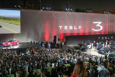 Video – Tesla Model 3 Full Spec Sheet, Pricing, Variants, Features and More