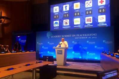 PM Modi 'bonds' with Palestine President, interacts with Cameron