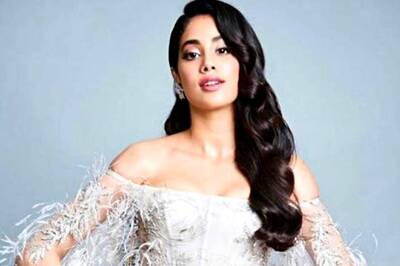 This is Why Janhvi Kapoor Calls Herself 'Superstitious' and 'Old Fashioned'