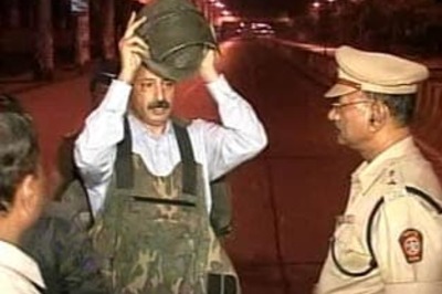 Impact: Mumbai cops file FIR for Karkare's 'missing jacket'