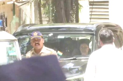 Hanuman Chalisa Row: MP Navneet Rana Leaves Byculla Jail After 13 Days, to Visit Hospital 1st