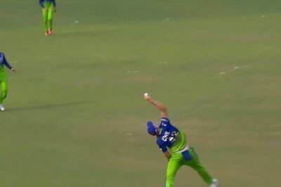 IPL 2024: RCB's Cameron Green Pulls Off Blinder at Mid Wicket to Get Rid of KKR's Angkrish Raghuvanshi