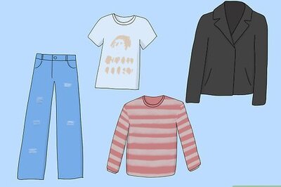 How to Dress for a 90s Party