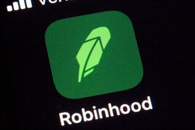 Massachusetts Looks To Bar Robinhood In State; Company Sues