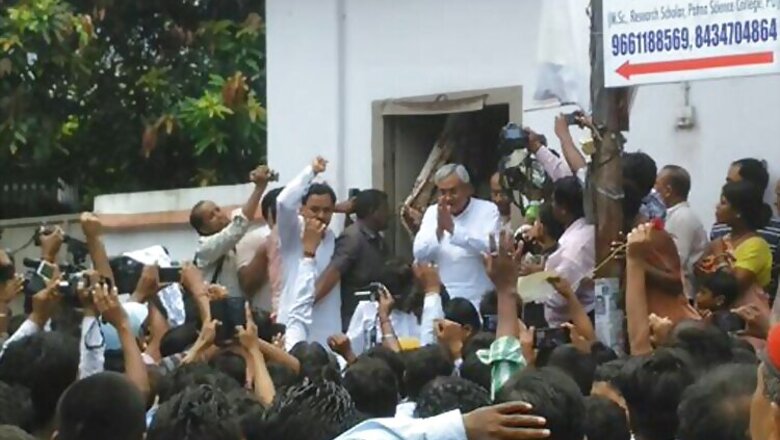 Nitish Kumar sounds poll bugle with 'Har Ghar Dastak' in Bihar