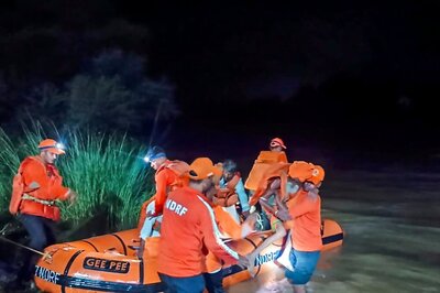 Andhra and Telangana Floods: From Chiranjeevi to Allu Arjun and Sonu Sood, Big Names Come Forward to Help