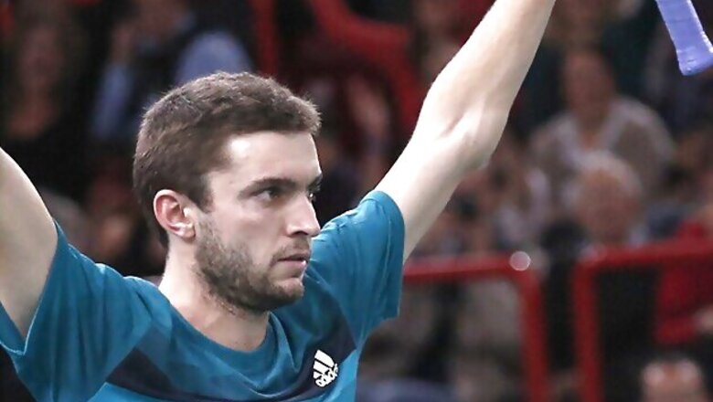 Simon storms into Paris Masters semi-finals