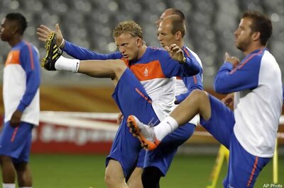 Dutch eye perfect record vs Cameroon