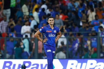 'Not the End of the World': Mark Boucher Defends Arjun Tendulkar After His 31-Run Over Against PBKS