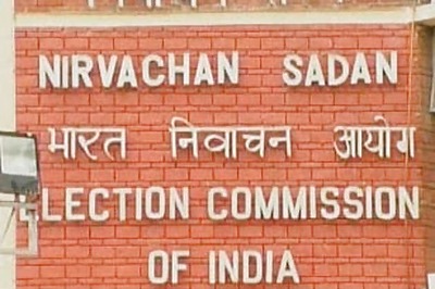 Election Commission notice to AAP, 5 others for de-recognition