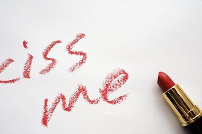 Happy International Kissing Day 2023: Wishes, Romantic Messages and Greetings to Share With Your Partner