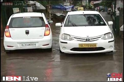 Heavy downpour in Delhi hits traffic, Met predicts rains till Saturday