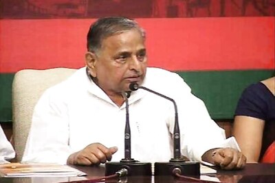 Poor should get free LPG cylinders, says Mulayam