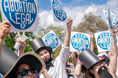 US Supreme Court Weighs Restrictions on Abortion Pill