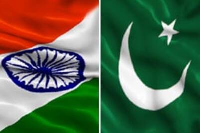 India-Pak to review visa policy