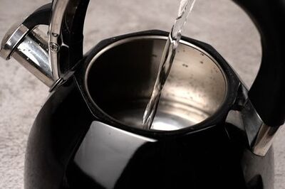How to Use a Stovetop or Electric Tea Kettle to Boil Water