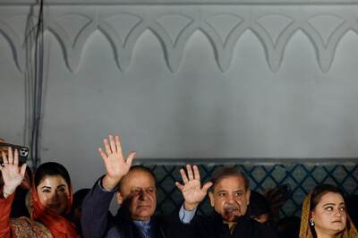 PML-N and PPP Strike Midnight Consensus to Form New Govt In Pakistan; Imran's PTI Calls Alliance 'PDM 2.0'