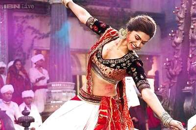 IBNLive Movie Awards: Maxima  Basu-Anju Modi voted Best Costume for 'Goliyon Ki Rasleela Ram Leela'