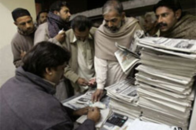 Pakistanis dazed, angry over Mush's move