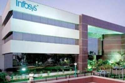 Infosys to hire 26,000 by 2008, won't cut salary hikes