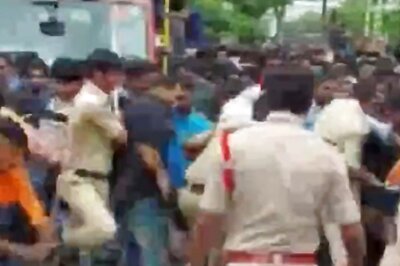 India vs Australia 2022: Four Injured as Stampede Breaks Out During Ticket Sales For 3rd T20I in Hyderabad